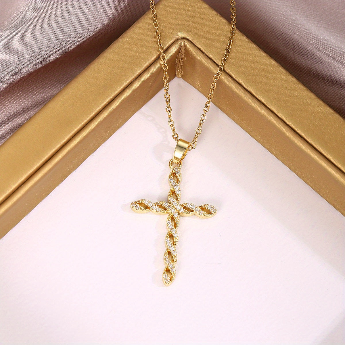 Collar de Cruz Trenzada con Cristal | Oro