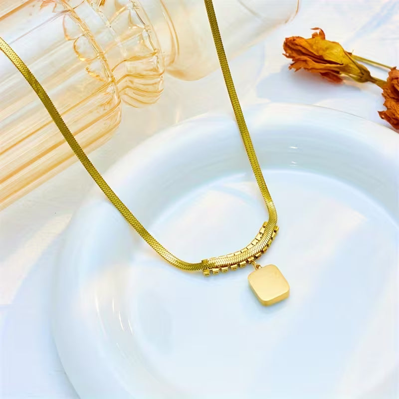 Collar Esmeralda Regalia Prism | Oro