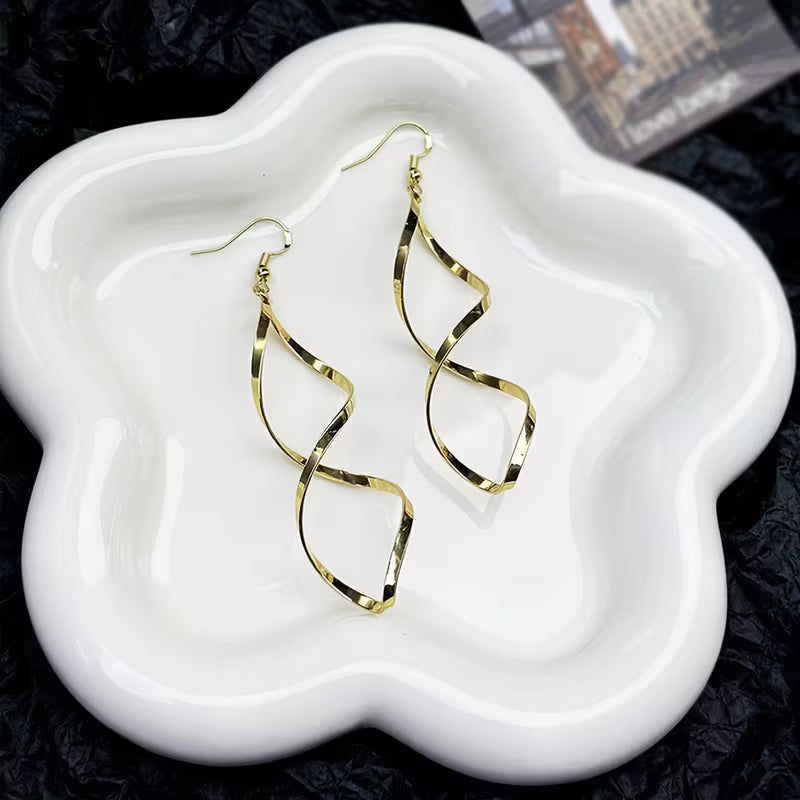 Aretes Colgantes Espiral | Oro