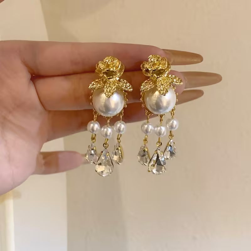 Aretes Colgantes de Perla Ivoria Dew | Oro