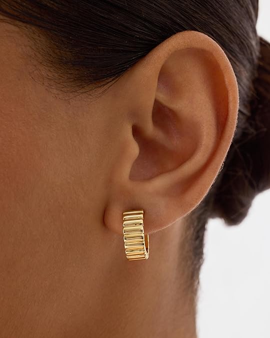 Aretes Clásicos con Relieve | Oro