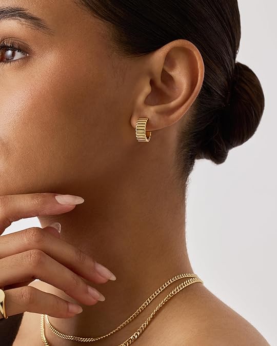 Aretes Clásicos con Relieve | Oro