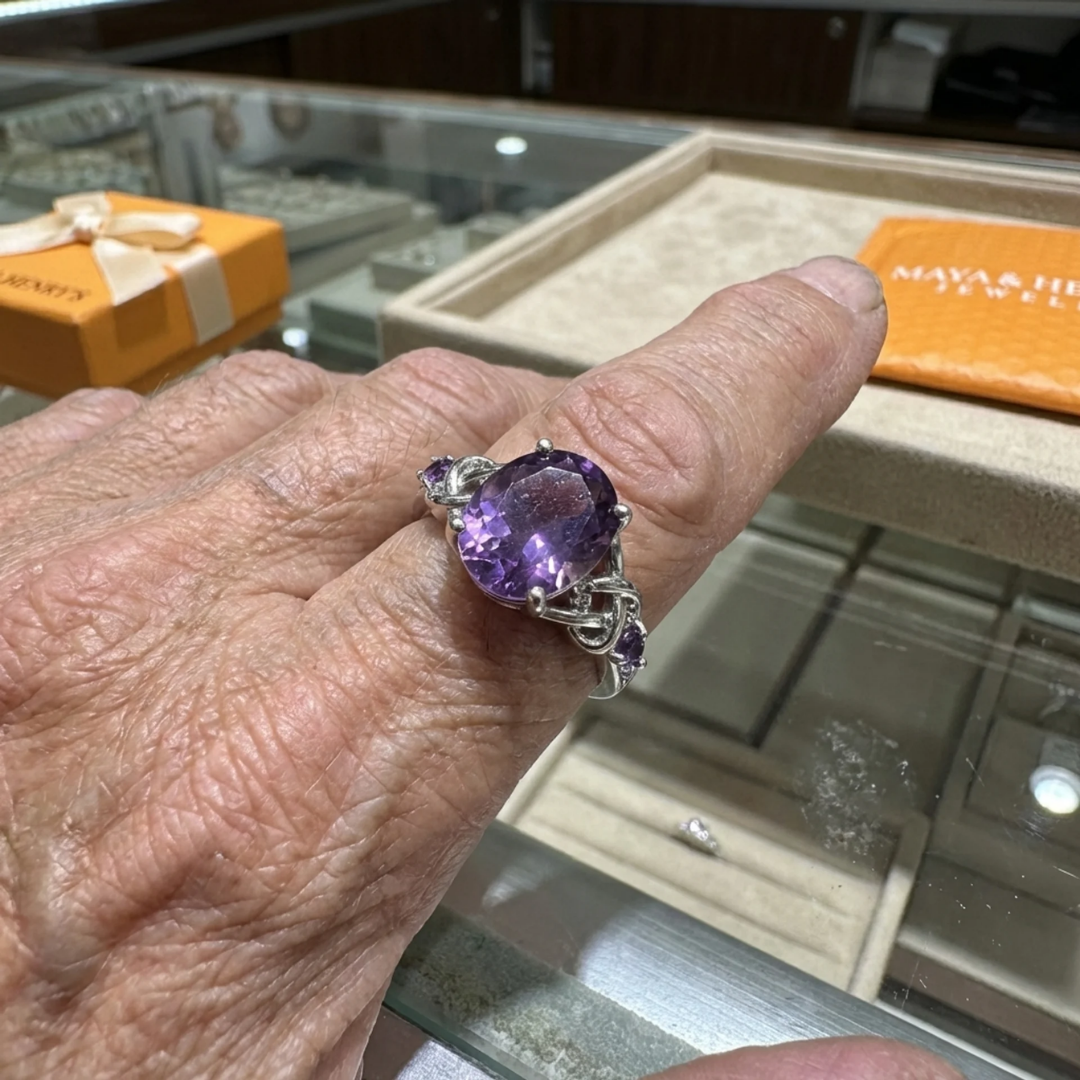 Anillo de Nudo Amatista | Oro blanco