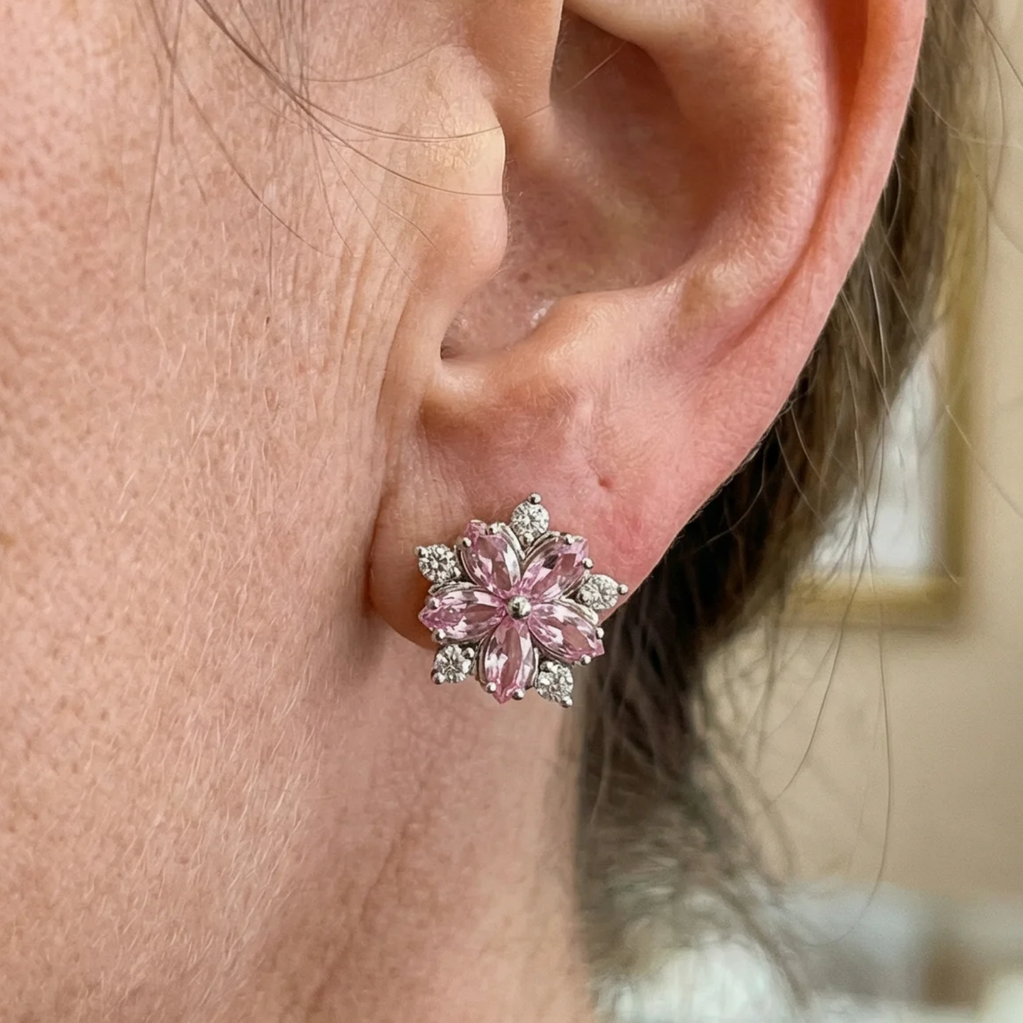 Aretes en Flor Cherry | Oro blanco