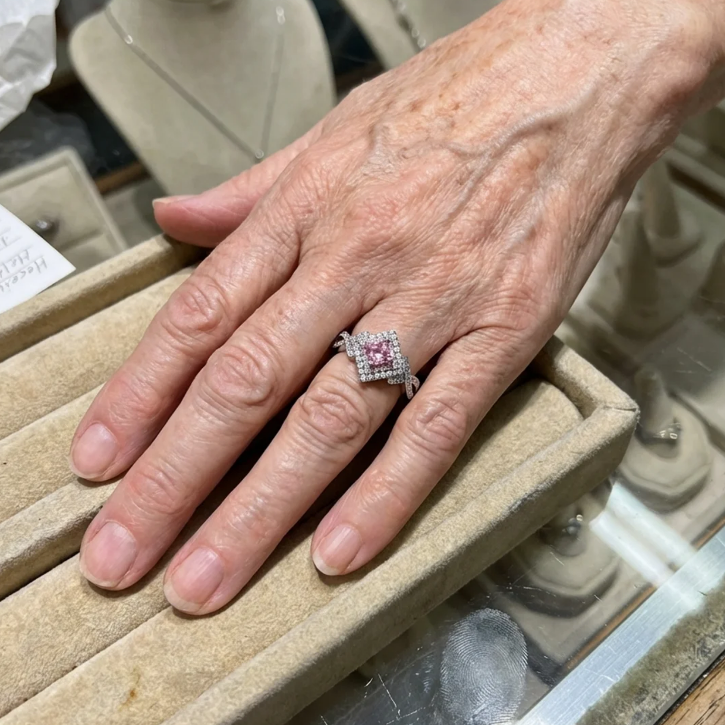 Anillo Pavé Cuadrado Couture | Oro blanco