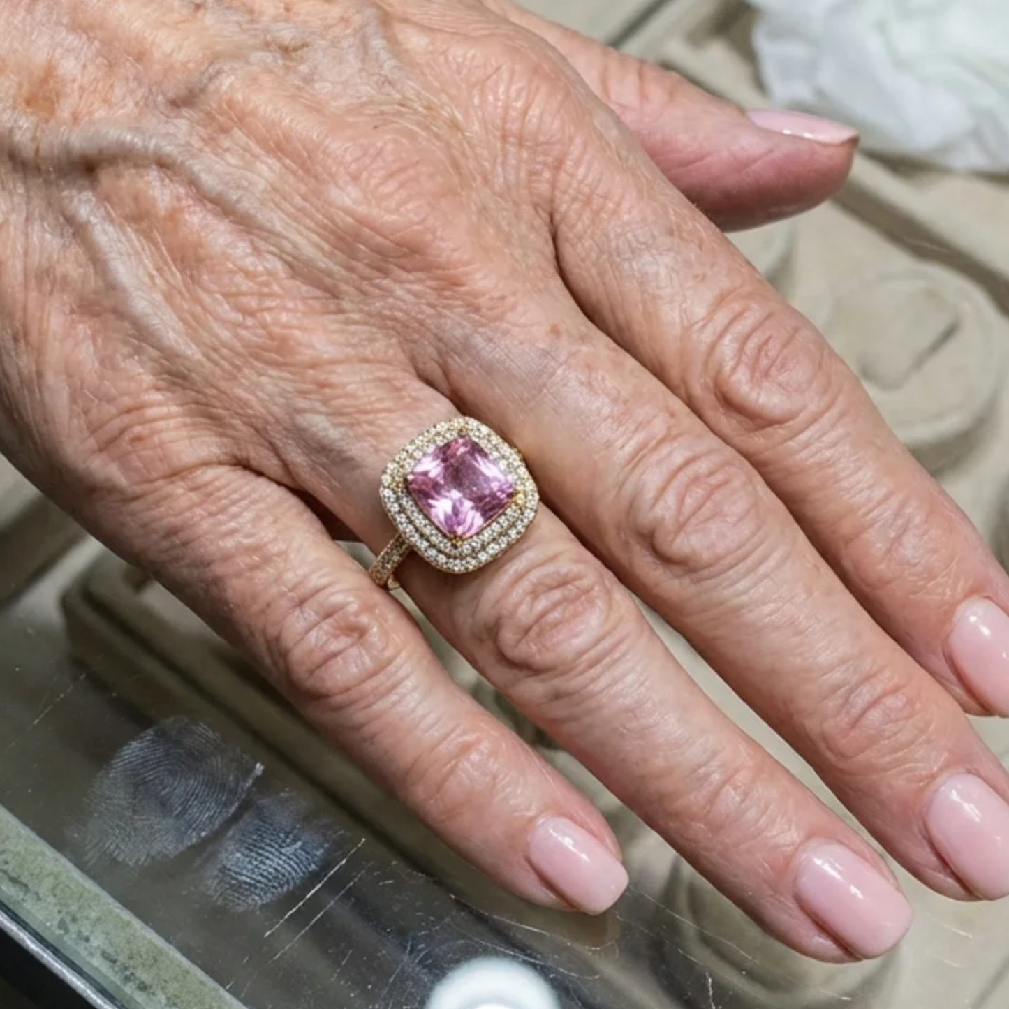 Anillo Cushion Rosa Zafiro | Oro blanco