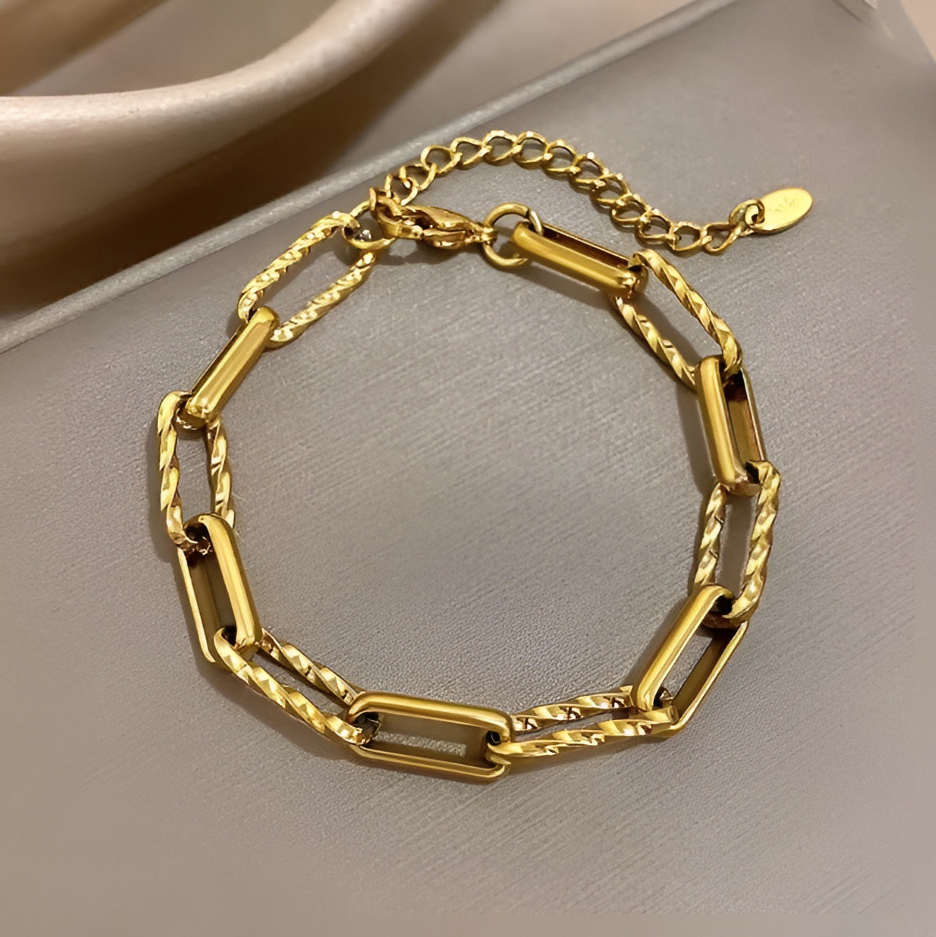 Pulsera Gruesa de Eslabón Lorielle | Oro
