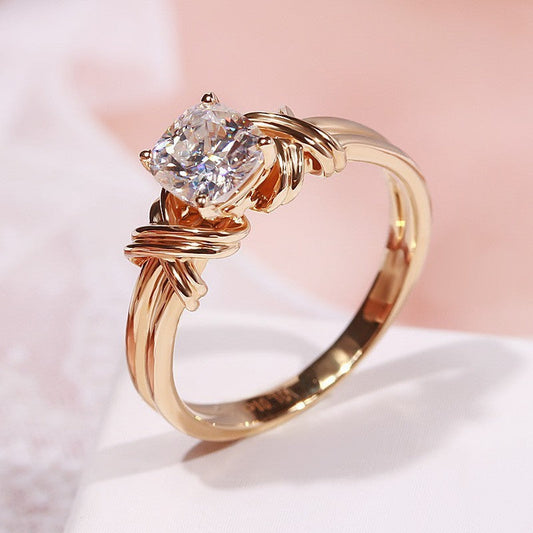 Anillo Llamativo de Banda Anudada | Oro