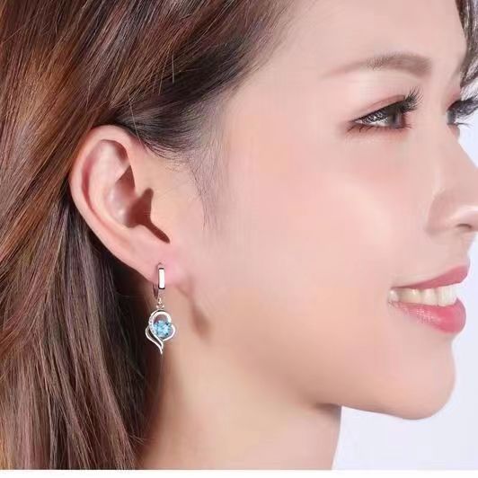 Aretes Colgantes de Corazón Eclipse | Oro blanco