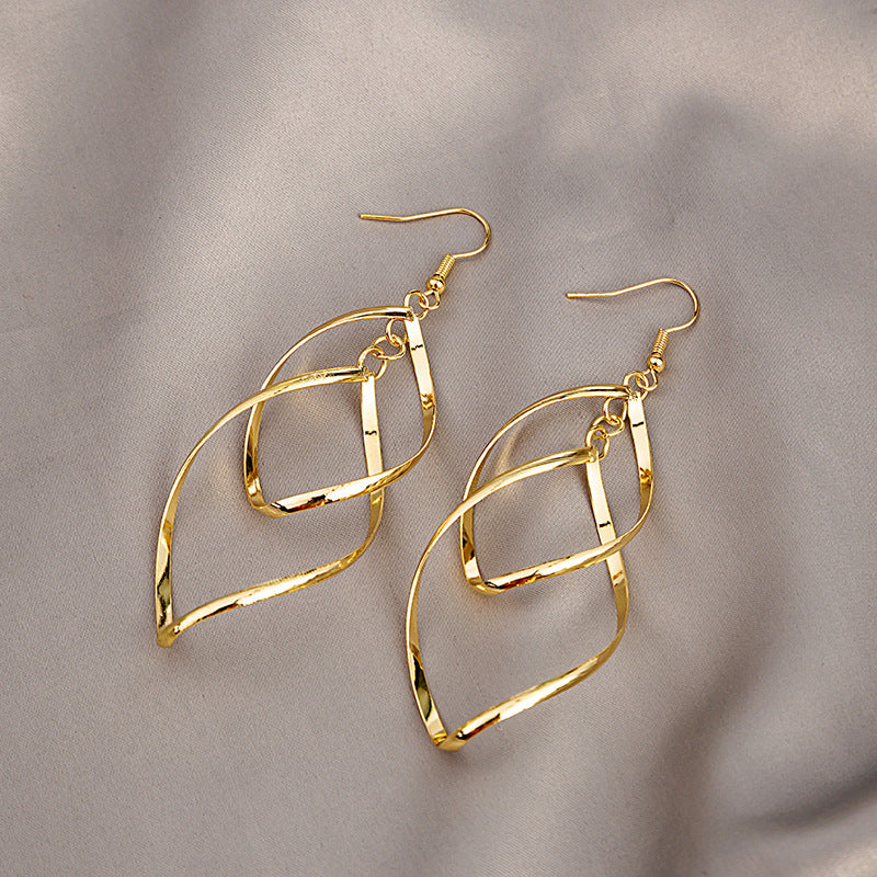 Aretes Colgantes en Capas Minimalistas | Oro