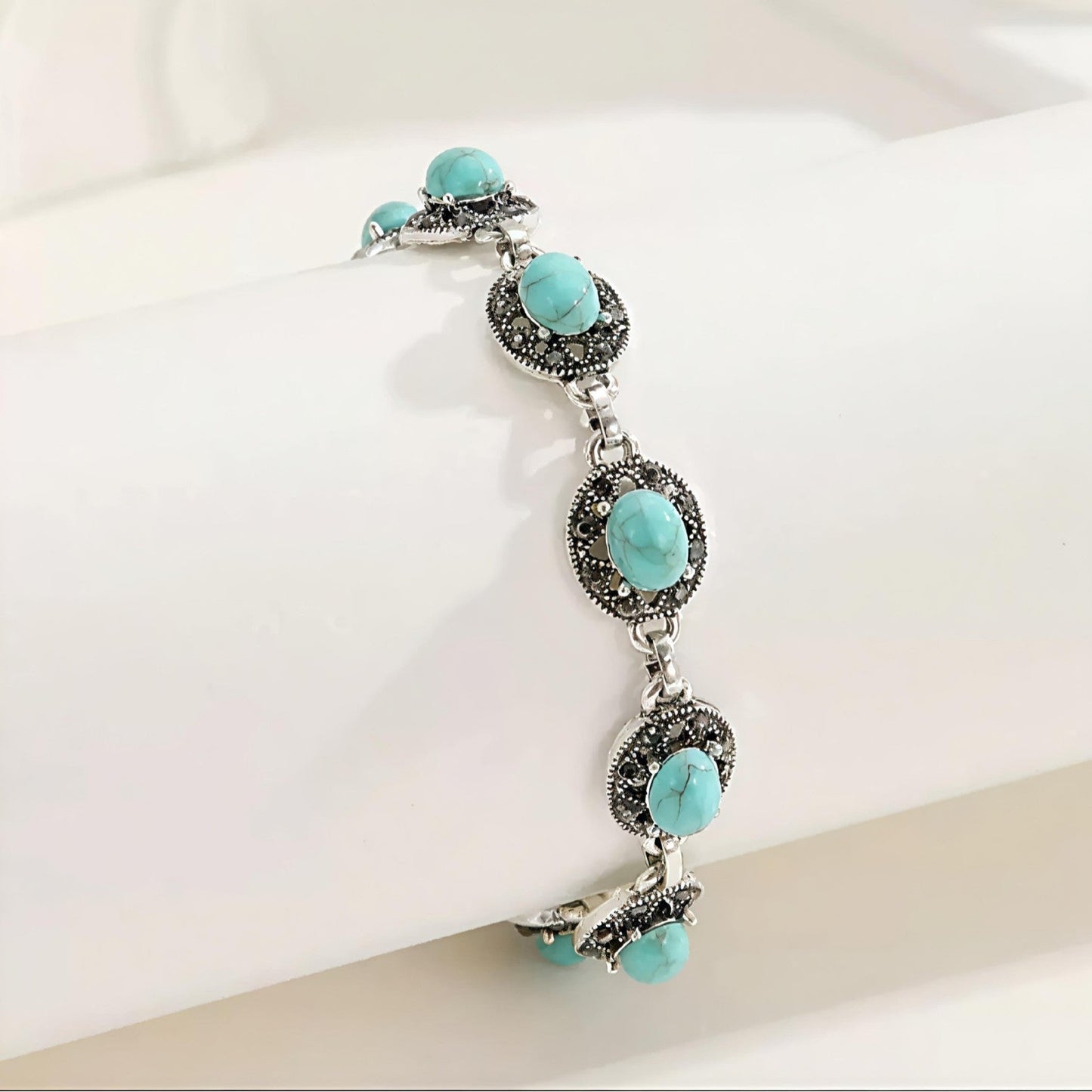 Pulsera Corvelle Noble Emblem | Oro blanco