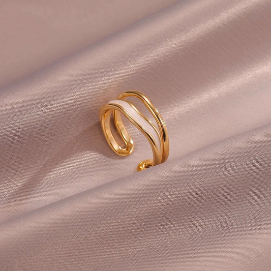 Anillo en Capas de Onda Sahira | Oro