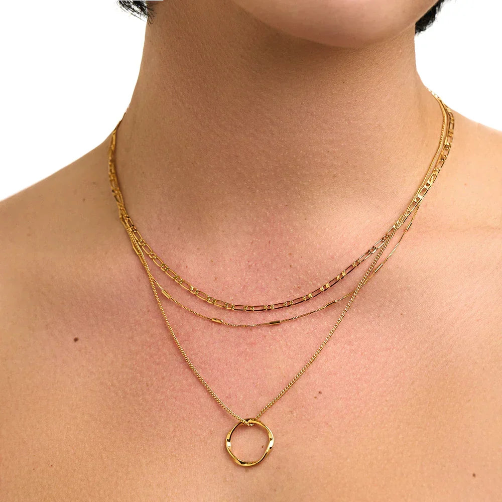 Collar de Tres Hileras con Círculo Abierto | Oro