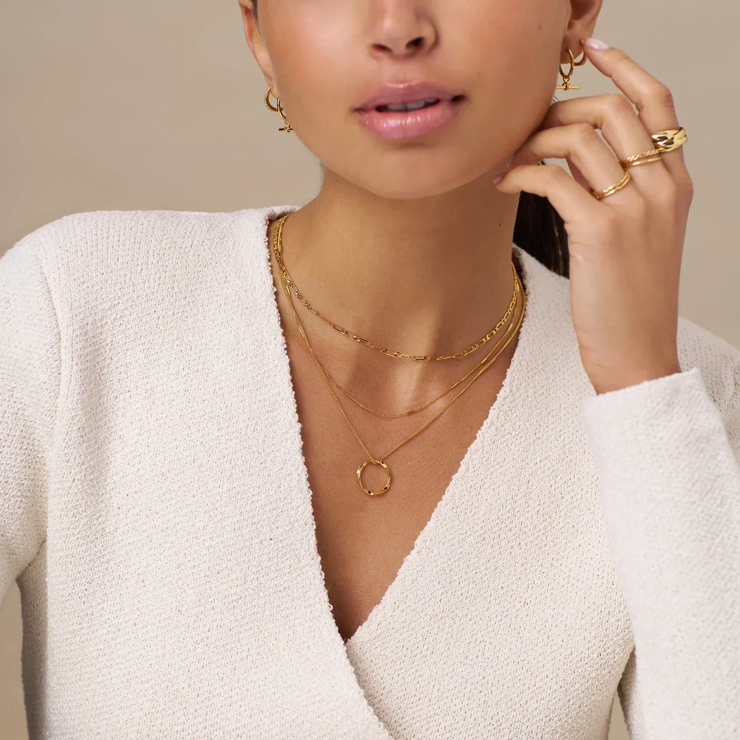 Collar de Tres Hileras con Círculo Abierto | Oro