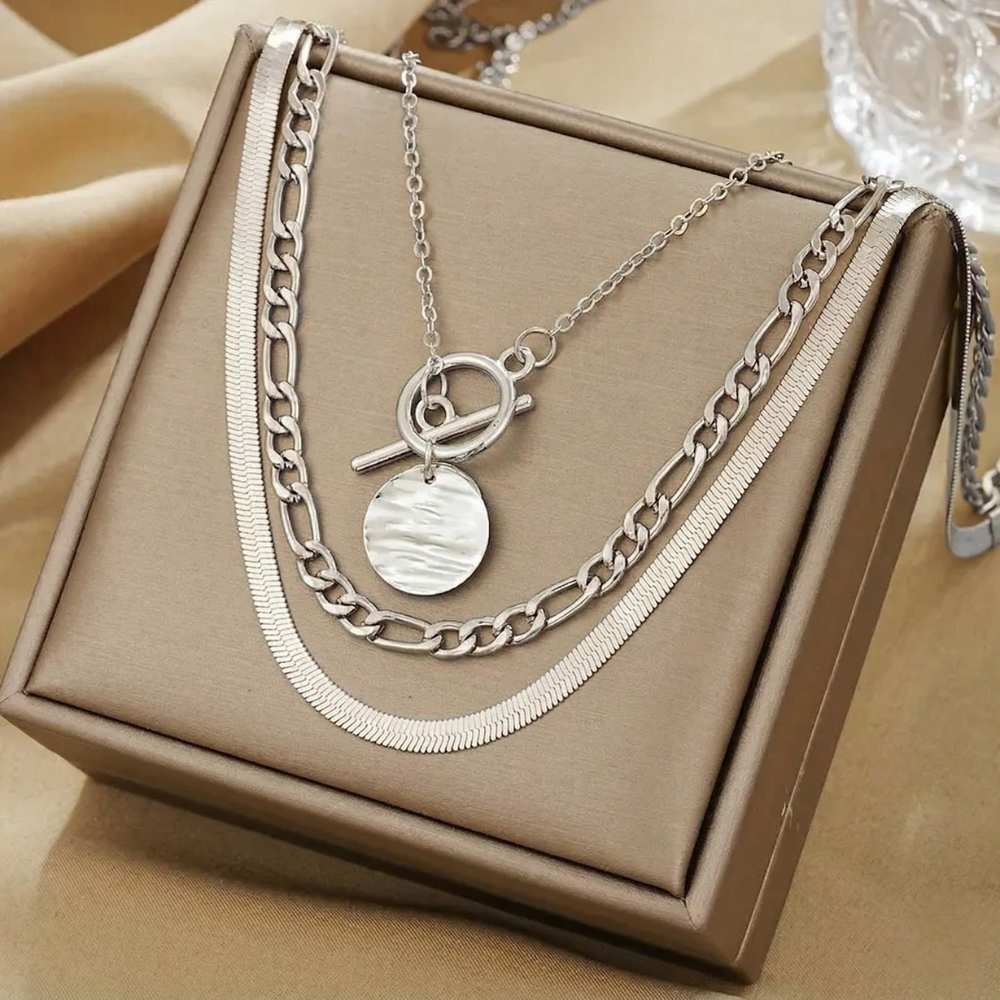 Collar en Capas con Moneda Texturizada Savira | Oro