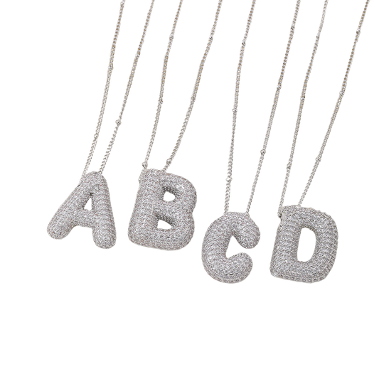 Set de Collar con Inicial Tipo Burbuja | Oro blanco