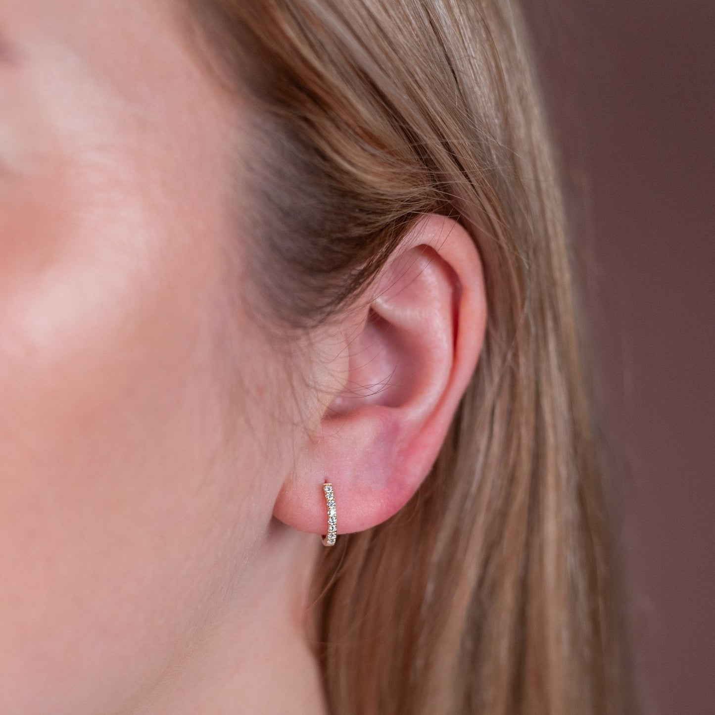 Aretes Huggie Pavé | Oro